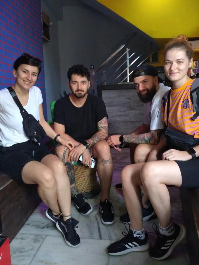 Big Brother Hostel Hotel Агра Экстерьер фото